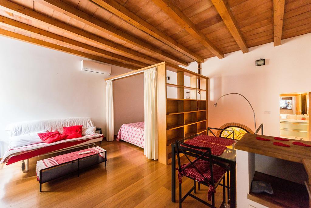 Apartment Polveriera Colosseum Roma Exterior foto